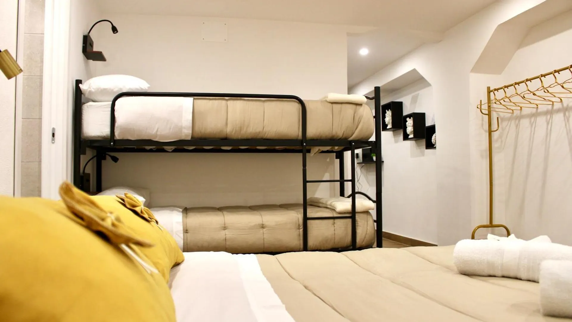 Pillis House Palermo Elegante E Accogliente Appartamento In Centro 0*,