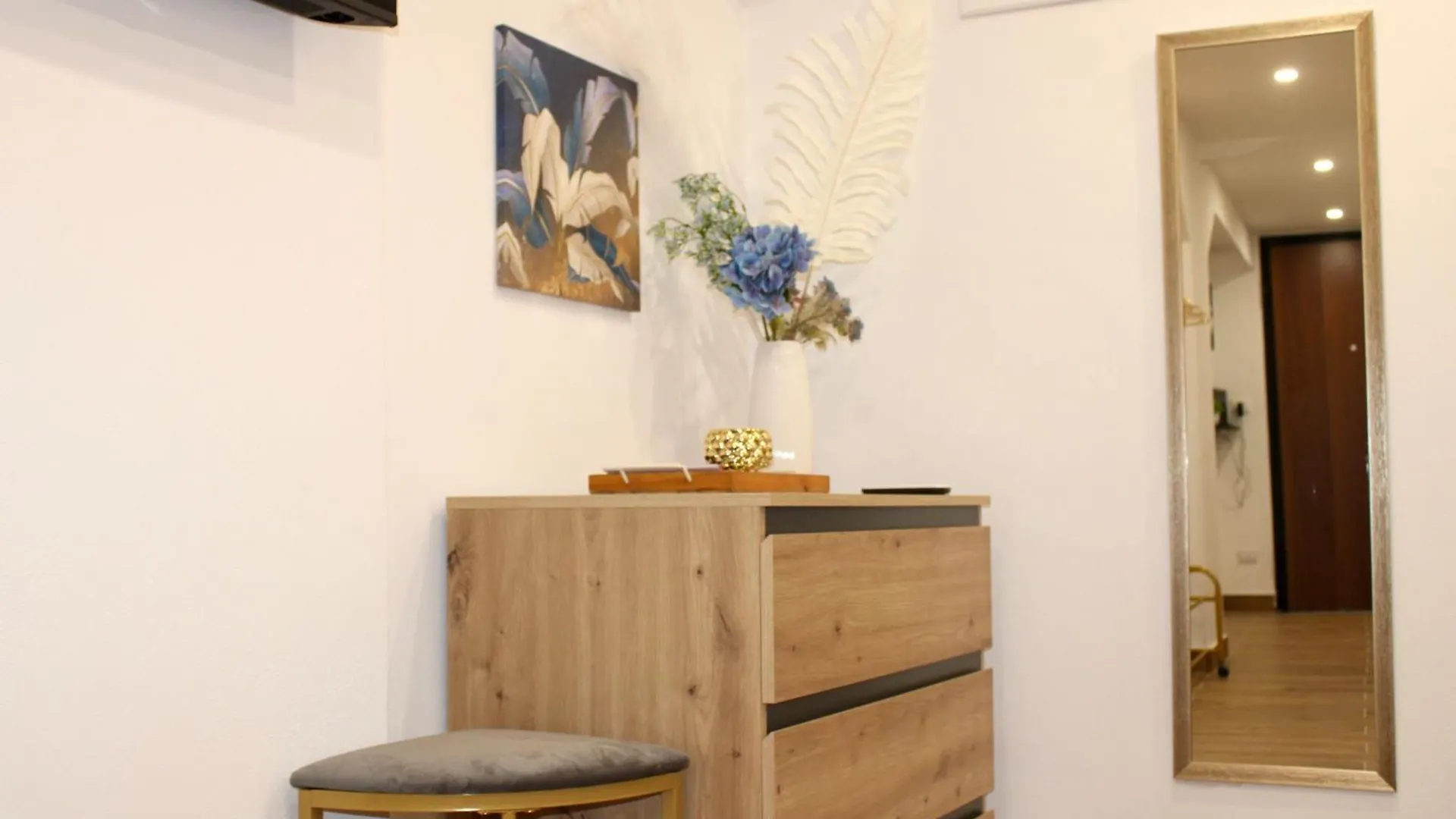 Pillis House Palermo Elegante E Accogliente Appartamento In Centro 0*,